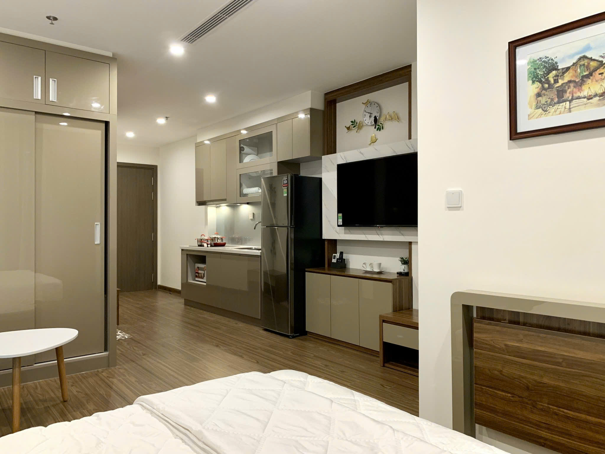 CHO THUÊ STUDIO FULL NỘI THẤT – VINHOMES WEST POINT, TÒA W1